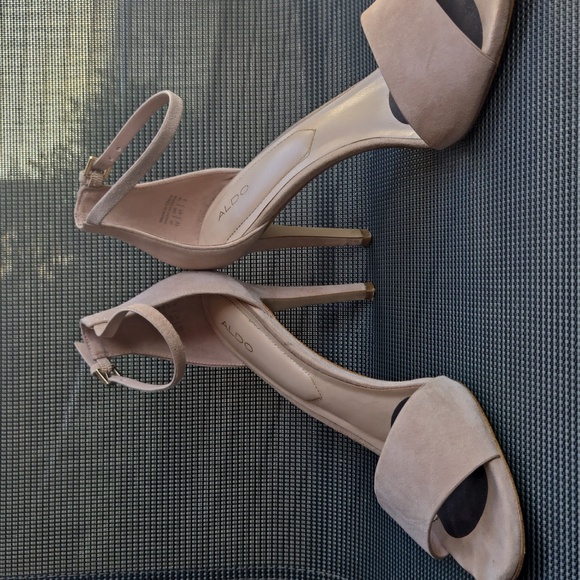 Size 10 - Aldo Strappy Sandals - Picture 2 of 9